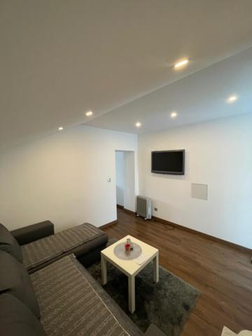 Studio Privee Vesoul -Wifi,Tv,Clim,Parking Gratuit Ngoại thất bức ảnh