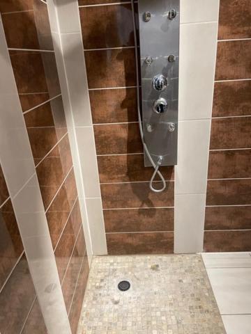 Studio Privee Vesoul -Wifi,Tv,Clim,Parking Gratuit Ngoại thất bức ảnh