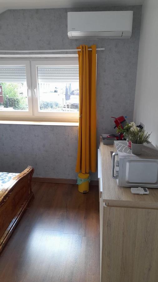 Studio Privee Vesoul -Wifi,Tv,Clim,Parking Gratuit Ngoại thất bức ảnh