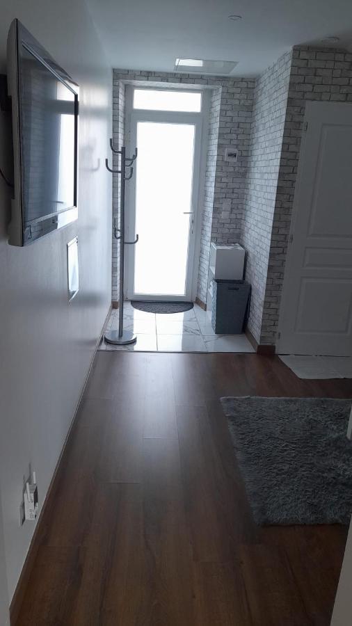 Studio Privee Vesoul -Wifi,Tv,Clim,Parking Gratuit Ngoại thất bức ảnh